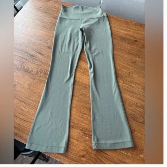 Lululemon Align Mini Flare Pant High Rise Short 30” - Smoked Spruce (Size 4) - Picture 5 of 9